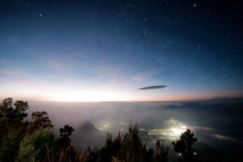 Mount Penanjakan Stars and Sunrise